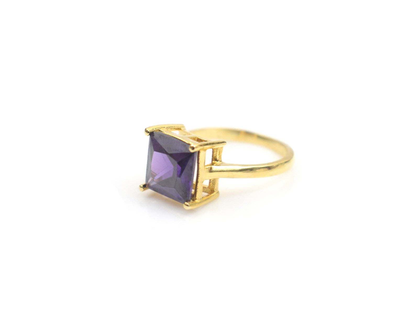 Natural Amethyst Gemstone Ring 18k Gold Plated With Square Shape Brass Material