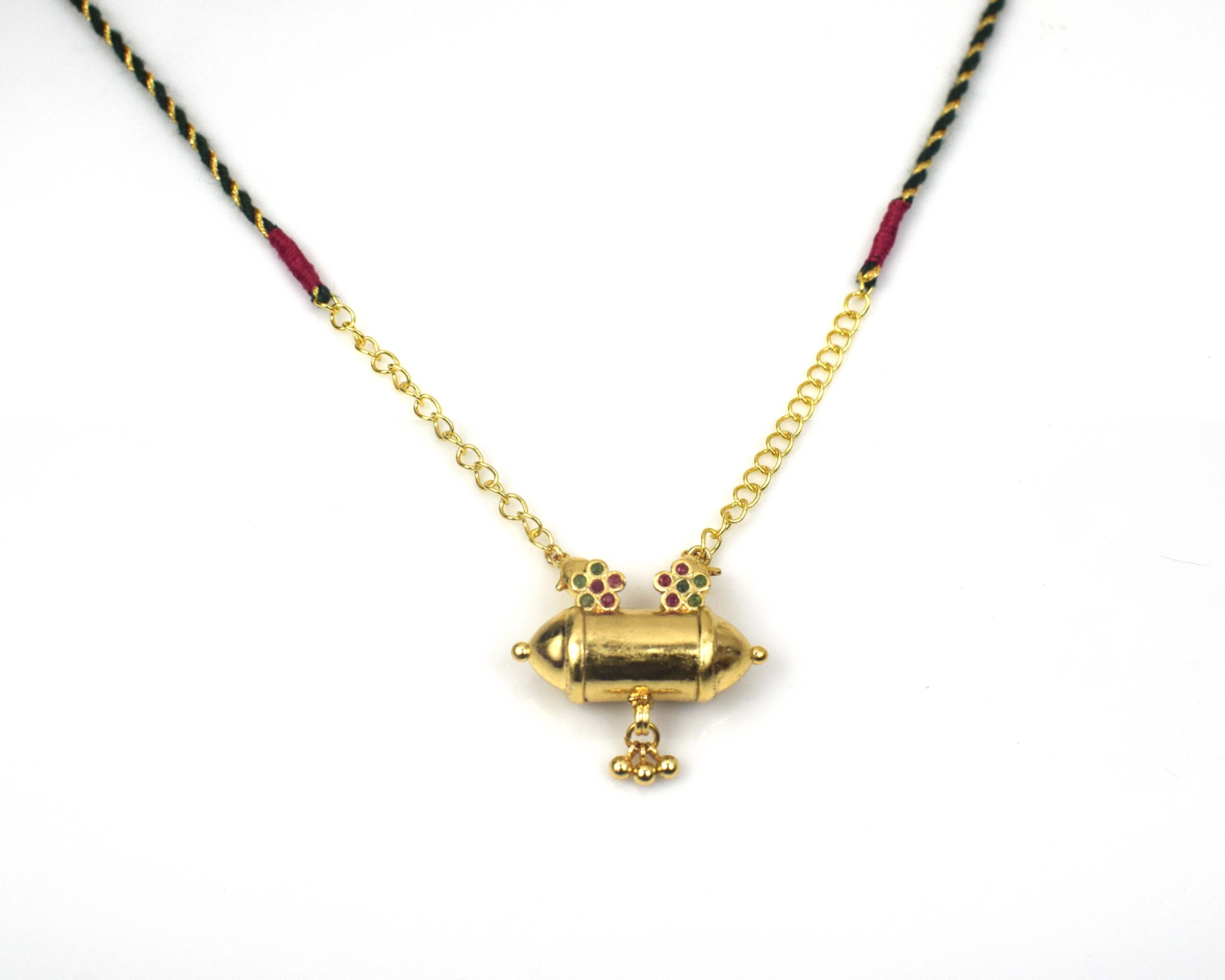 Modern 18K Gold Plated Decorative Pendant for Women Fashion Designer Jewelry Wholesale Supplier