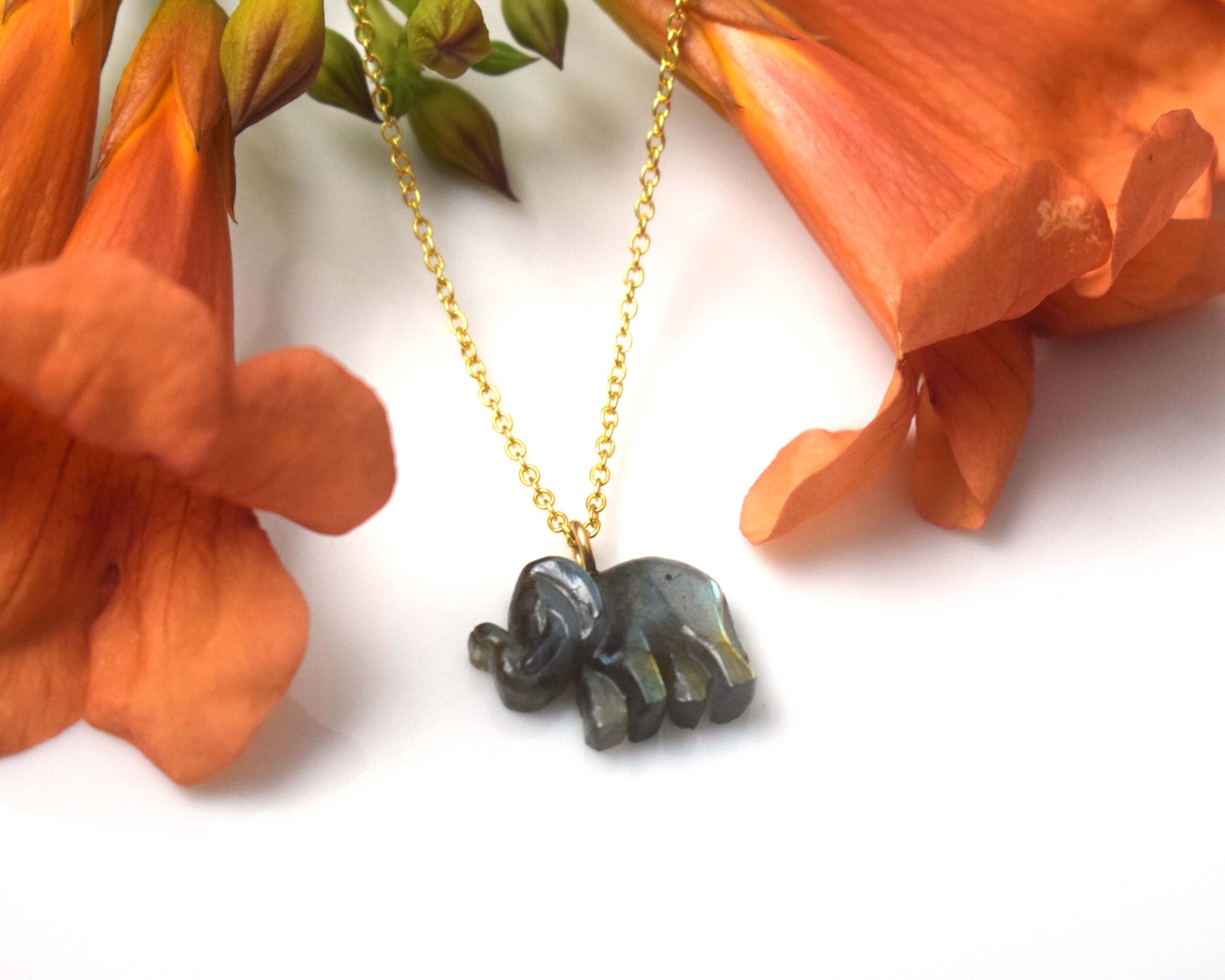 Hand Carved Gemstone Elephant Pendant Necklace 18K Gold Plated Animal Charm Jewelry Wholesale Supplier